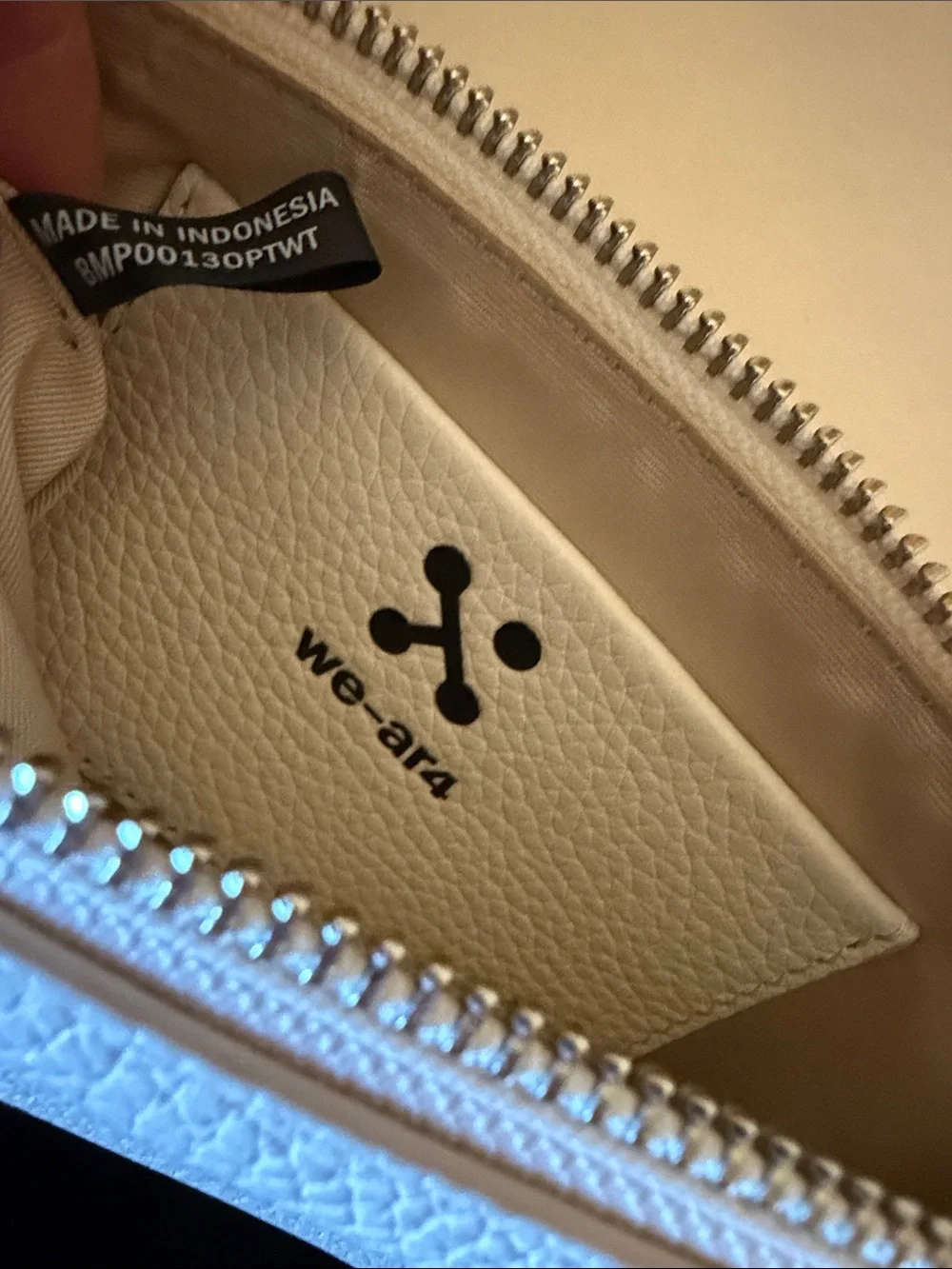 we-ar4 White Envelope Crossbody Bag
